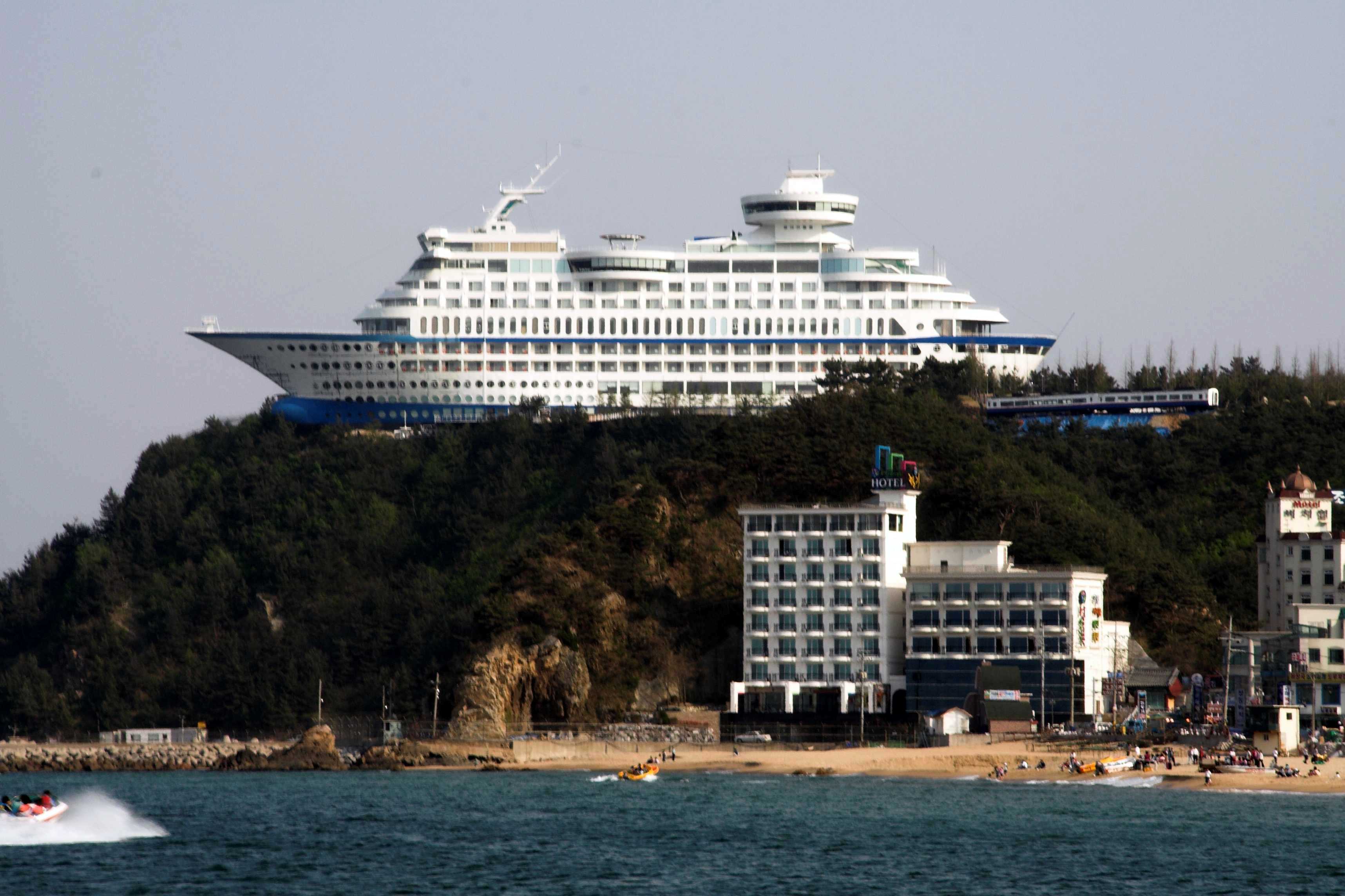 Sun Cruise Resort